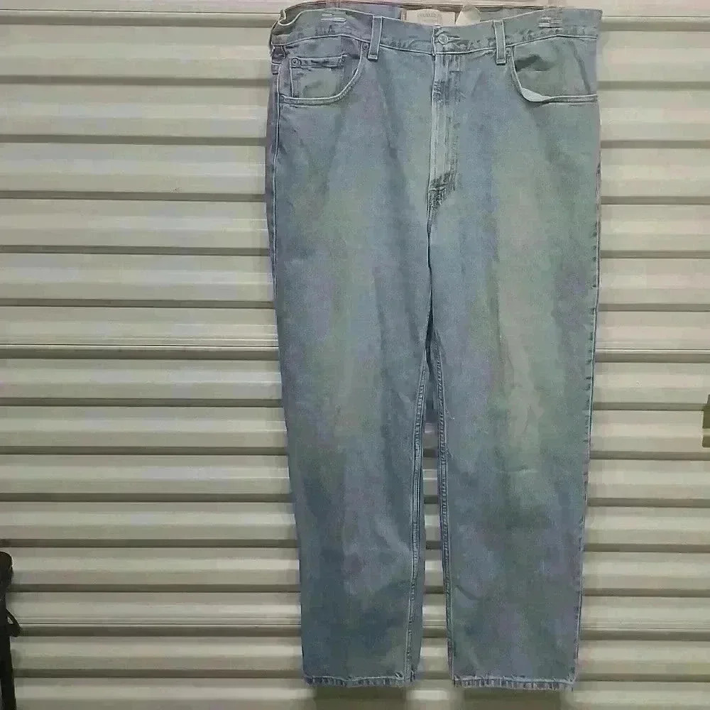 Levi Strauss and company men's 550 relax fit blue jeans weighs 38 length 32